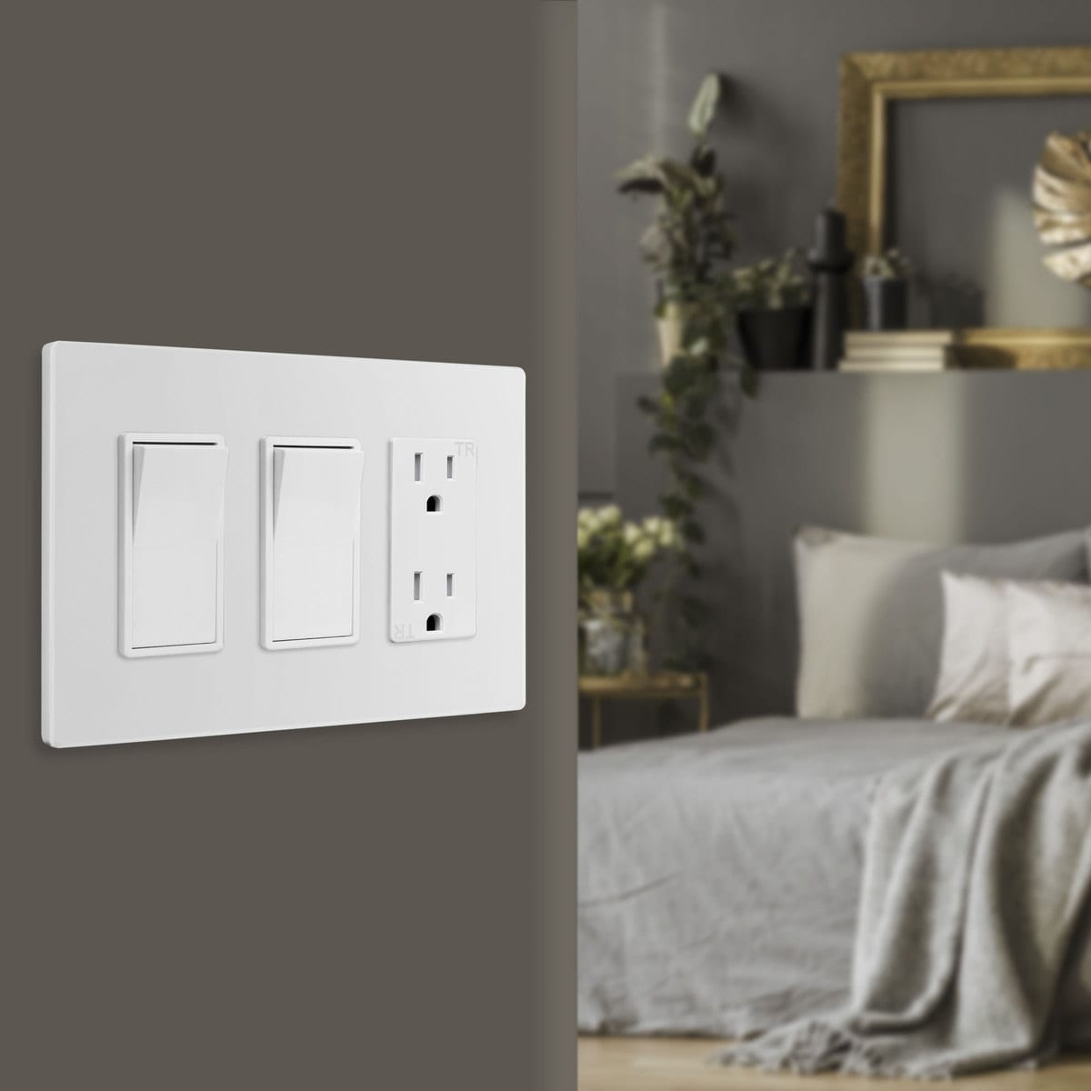 3-Gang Screwless Decorator Switch/Outlet Wall Plate